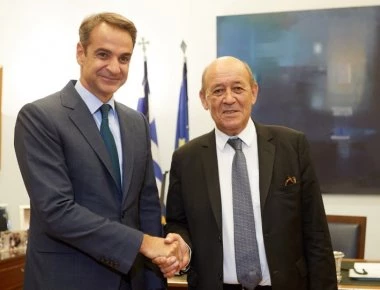 Την παραβατική συμπεριφορά της Τουρκίας στο Αιγαίο έθεσε ο Κυριάκος Μητσοτάκης στον Γάλλο ΥΠΕΞ